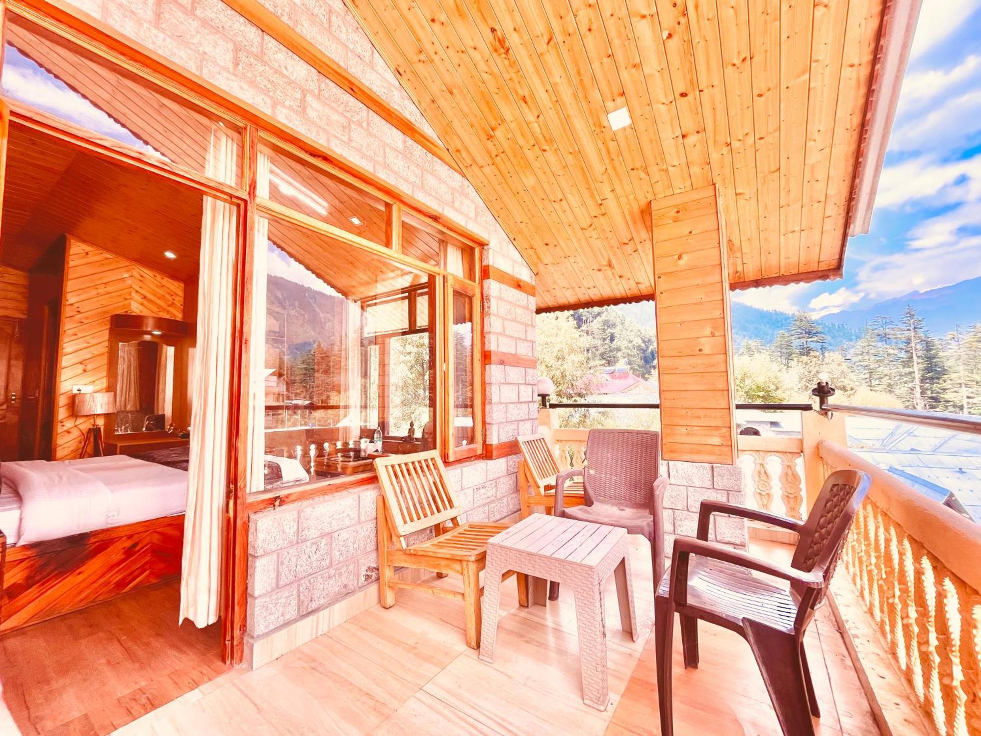 Sagar !! Mountain View ! Luxury ! Family ! Private Parking ! Near Mall Road *