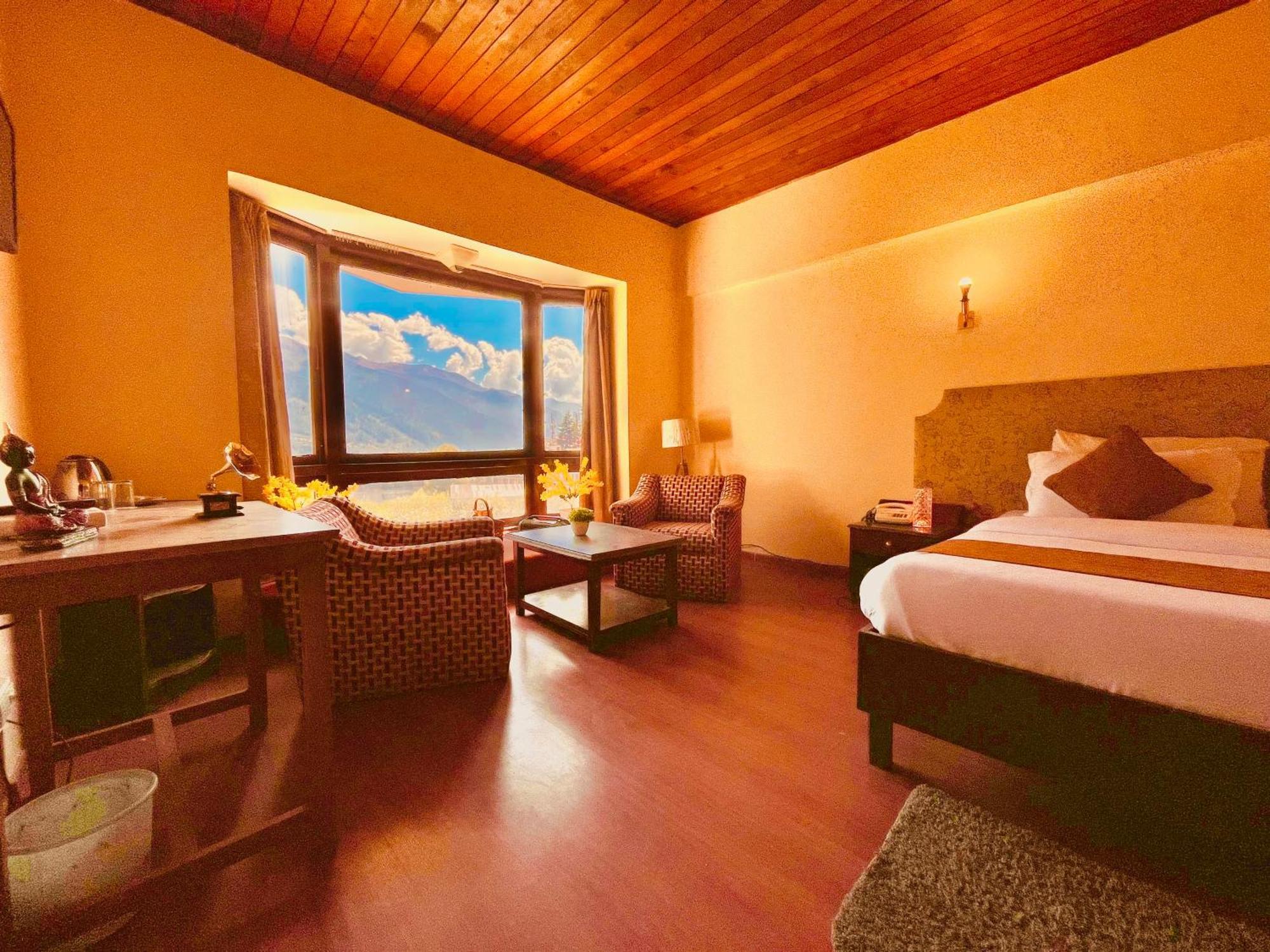 Sagar !! Mountain View ! Luxury ! Family ! Private Parking ! Near Mall Road