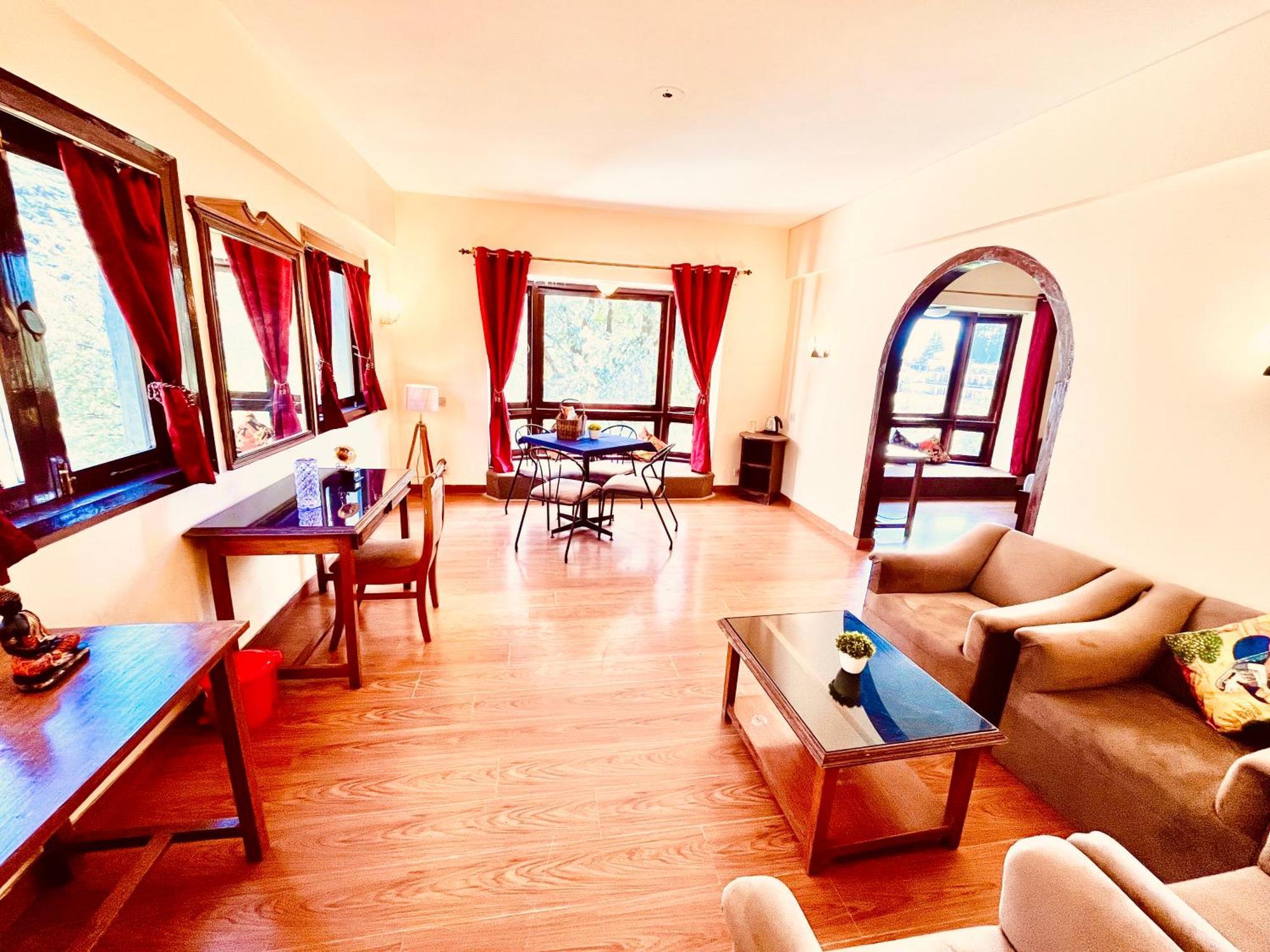 Apartment Sagar !! Mountain View ! Luxury ! Family ! Private Parking ! Near Mall Road *