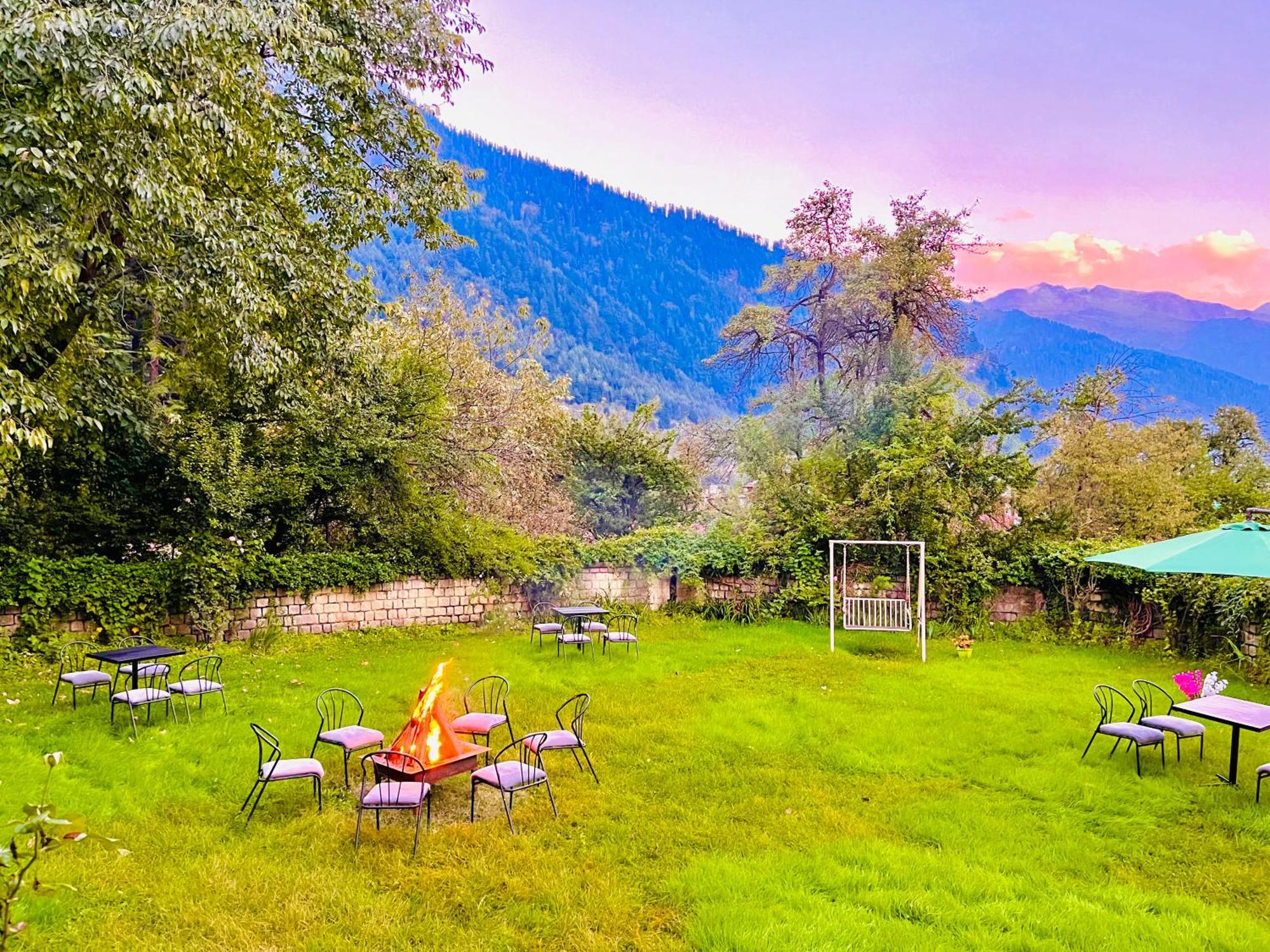 Sagar !! Mountain View ! Luxury ! Family ! Private Parking ! Near Mall Road *