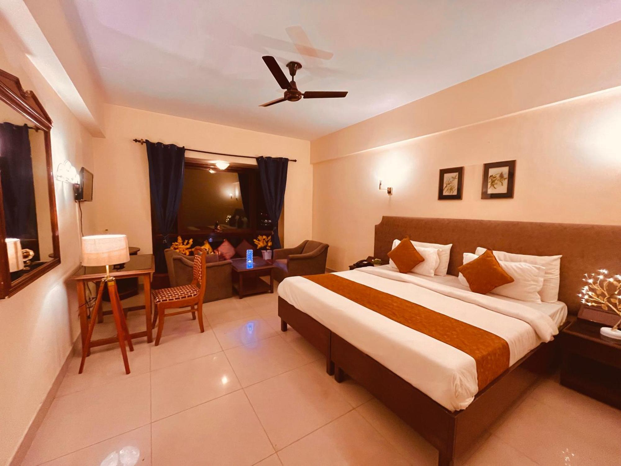 Sagar !! Mountain View ! Luxury ! Family ! Private Parking ! Near Mall Road Apartment *